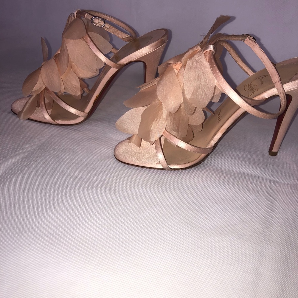 Christian Louboutin Soft Pink Sandal - Picture 8 of 13